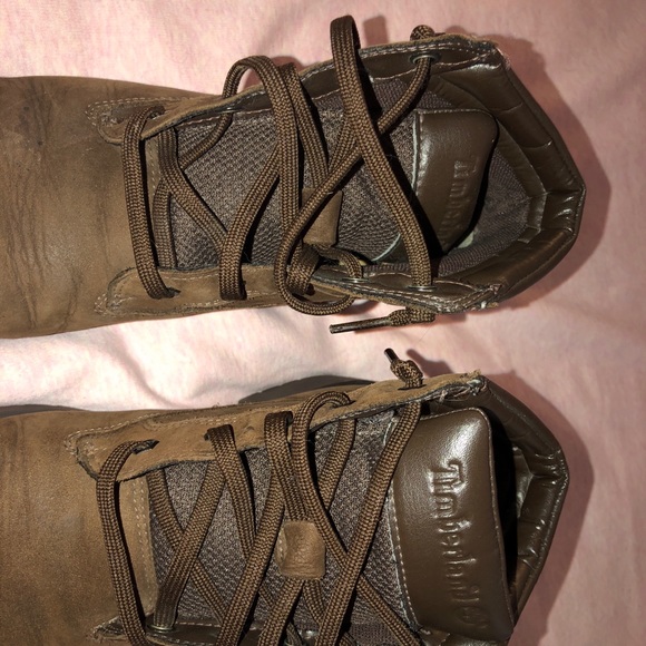 Genuine Timberlands! Very light wear. - Picture 4 of 6
